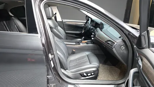 BMW 5 Series (G30) 520d xDrive 2019 10