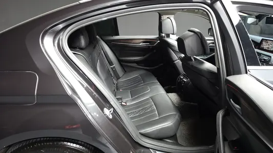 BMW 5 Series (G30) 520d xDrive 2019 11