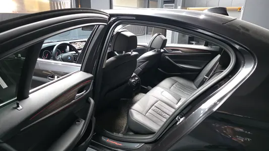 BMW 5 Series (G30) 520d xDrive 2019 26