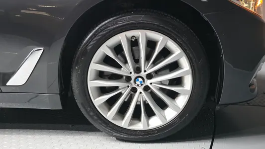 BMW 5 Series (G30) 520d xDrive 2019 21