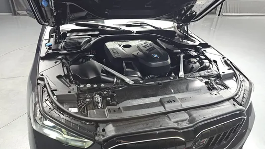 BMW 5 Series (G60) 520i M 2026 6