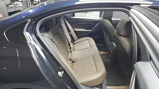 BMW 5 Series (G60) 520i M 2026 26