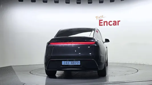 Tesla Y RWD 2026 4