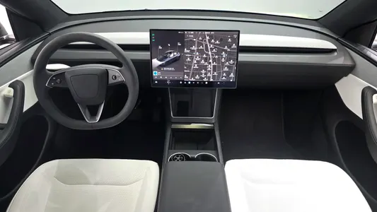 Tesla Y RWD 2026 7
