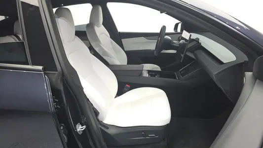 Tesla Y RWD 2026 11