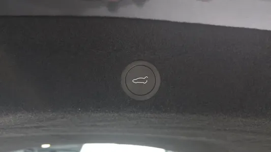 Tesla Y RWD 2026 19