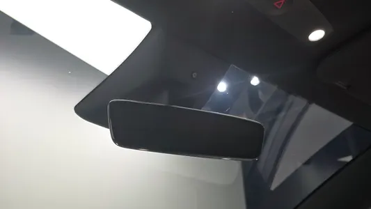 Tesla Y RWD 2026 34