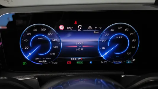 Mercedes-Benz EQB X243 EQB300 4MATIC 2026 7
