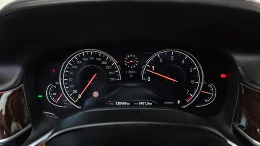 BMW 7 Series (G11) 750Li xDrive 2018 8