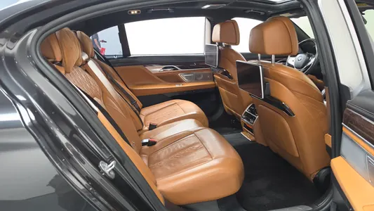 BMW 7 Series (G11) 750Li xDrive 2018 11