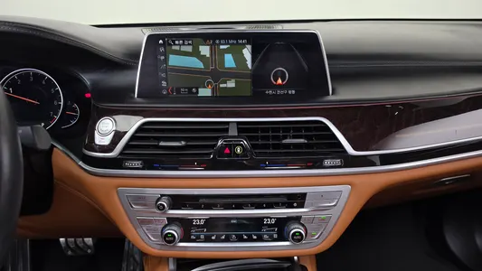 BMW 7 Series (G11) 750Li xDrive 2018 12