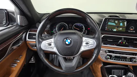 BMW 7 Series (G11) 750Li xDrive 2018 13