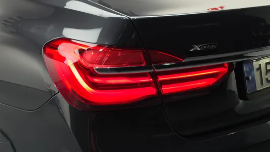 BMW 7 Series (G11) 750Li xDrive 2018 23