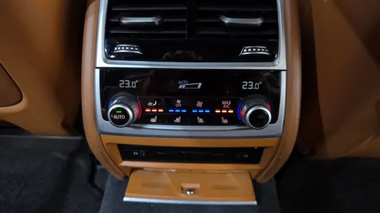 BMW 7 Series (G11) 750Li xDrive 2018 31