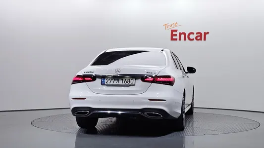 Mercedes-Benz E-Class W213 E220d 4MATIC AMG Line 2021 4
