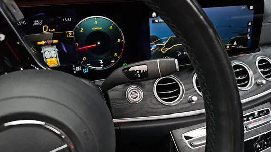 Mercedes-Benz E-Class W213 E220d 4MATIC AMG Line 2021 9