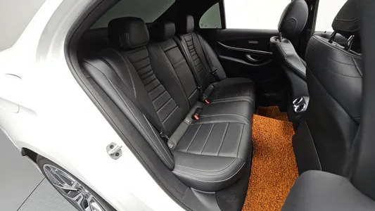Mercedes-Benz E-Class W213 E220d 4MATIC AMG Line 2021 11