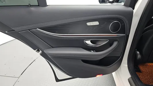 Mercedes-Benz E-Class W213 E220d 4MATIC AMG Line 2021 25