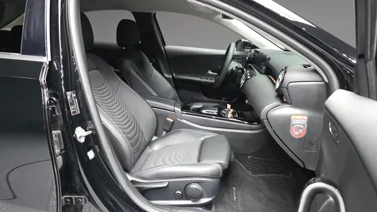 Mercedes-Benz A-Class W177 A220 2020 11