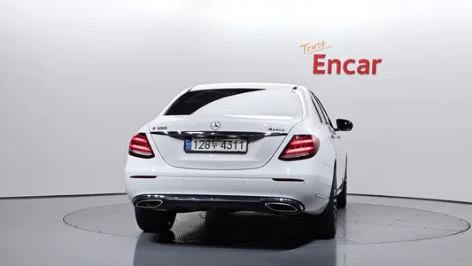 Mercedes-Benz E-Class W213 E300 4MATIC 2017 4