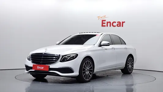 Mercedes-Benz E-Class W213 E300 4MATIC 2017