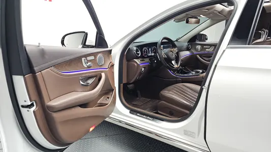 Mercedes-Benz E-Class W213 E300 4MATIC 2017 10