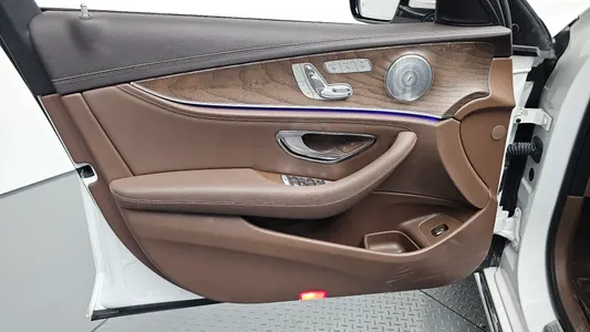 Mercedes-Benz E-Class W213 E300 4MATIC 2017 24