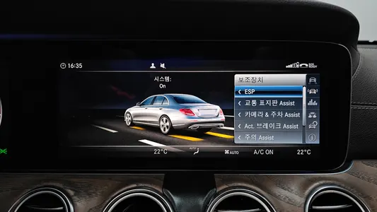 Mercedes-Benz E-Class W213 E300 4MATIC 2017 29