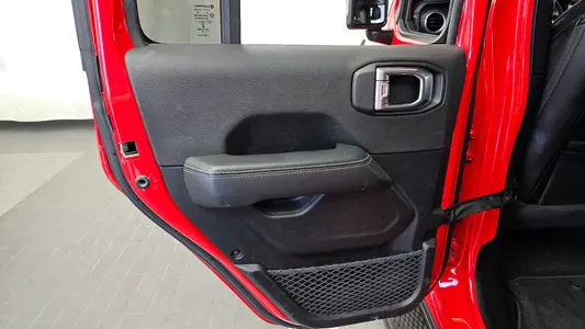 Jeep (JL) 2.0 4 2021 25