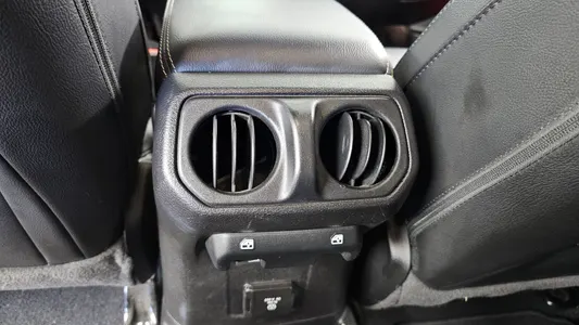 Jeep (JL) 2.0 4 2021 31