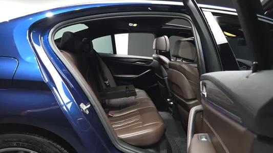 BMW 5 Series (G30) 520d M 2017 12