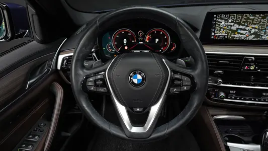 BMW 5 Series (G30) 520d M 2017 13