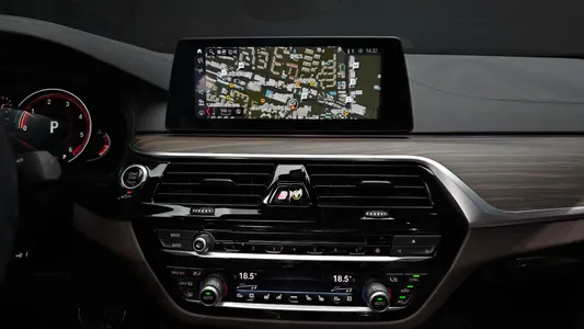 BMW 5 Series (G30) 520d M 2017 14