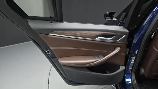 BMW 5 Series (G30) 520d M 2017 25