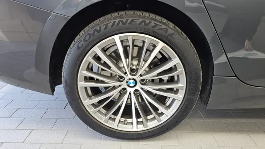 BMW 3 Series (G20) 330i xDrive 2019 5