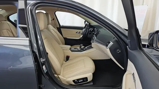 BMW 3 Series (G20) 330i xDrive 2019 11