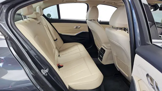 BMW 3 Series (G20) 330i xDrive 2019 12