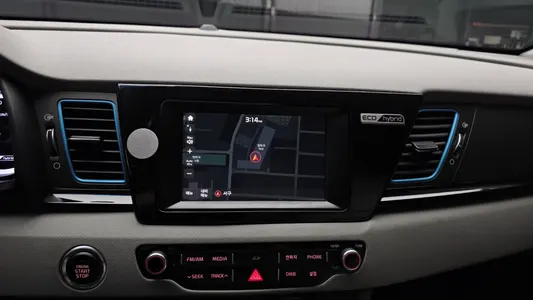 Kia Niro 2016 14