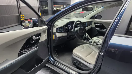 Kia Niro 2016 10