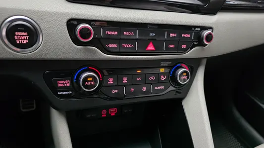 Kia Niro 2016 16