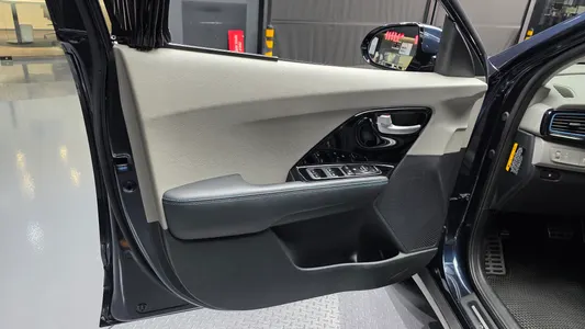 Kia Niro 2016 25