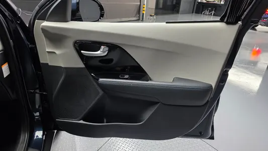 Kia Niro 2016 26
