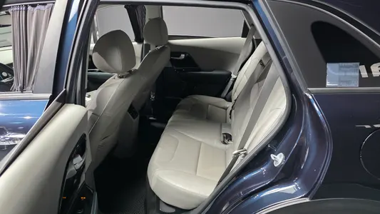 Kia Niro 2016 27