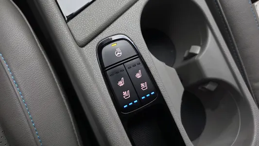 Kia Niro 2016 32