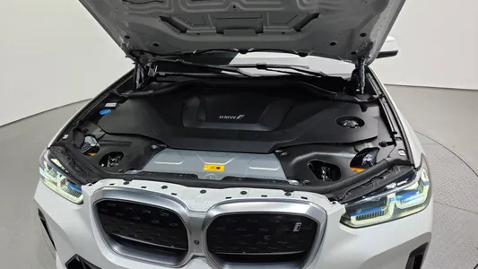 BMW iX3 M 2024 6