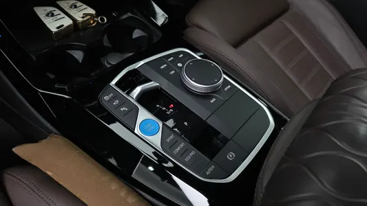 BMW iX3 M 2024 9