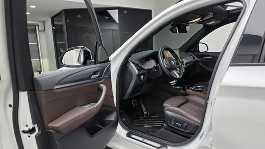 BMW iX3 M 2024 10
