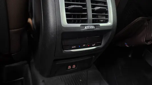 BMW iX3 M 2024 32