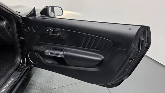 Ford 머스탱 2017 25