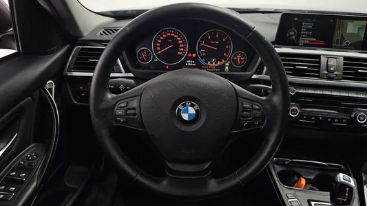 BMW 3 Series (F30) 320d xDrive 2015 13